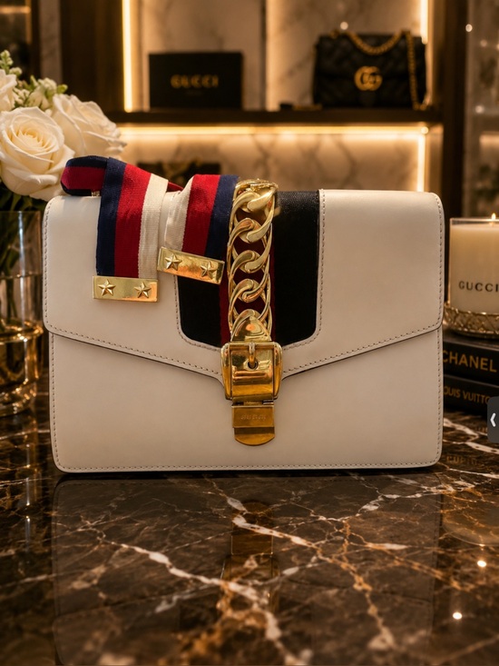 Gucci Handbags - Gucci Cream Leather Shoulder Bag with Gold Hardware
